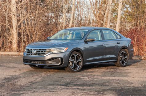 Review Update The 2020 Volkswagen Passat R Line Falls Short Of Sporty