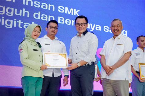 Medikom Online Kolaborasi Disdik Jabar Dan Lazada Buka Mindset Siswa