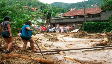 Seis Muertos Y Miles De Afectados Por Fuertes Lluvias En El Noreste De