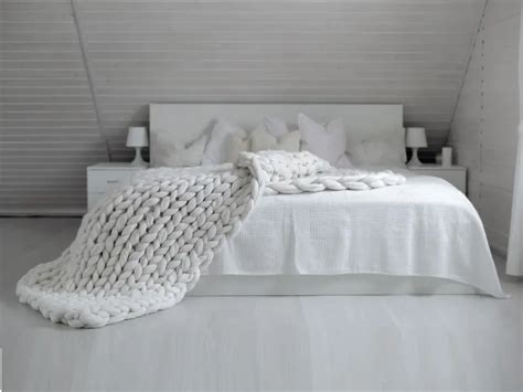 Modern White Bed Frame Queen - Hanaposy