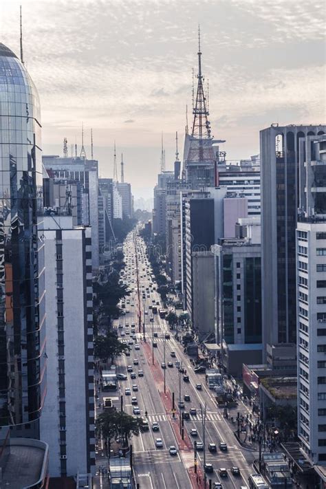 Vista A Rea De La Avenida Del Paulista En Un D A Nublado Foto De