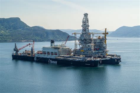 Pioneering Spirit Picks Up And Installs The Johan Sverdrup Drilling