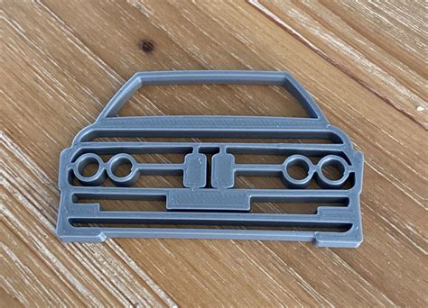 Fichier STL gratuit BMW M3 E30 2DModèle pour impression 3D à