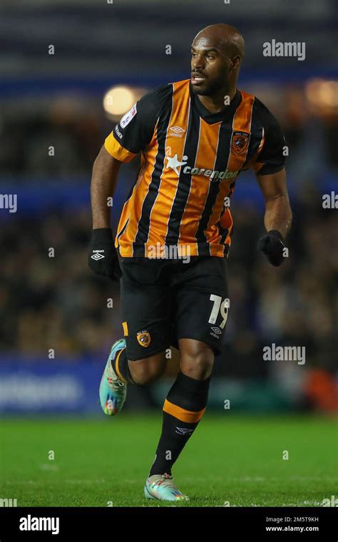 Óscar Estupiñán 19 of Hull City during the Sky Bet Championship match