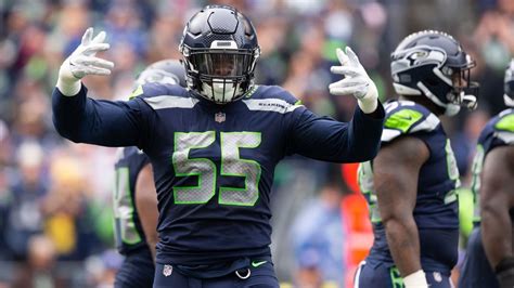 Puke And Rally Frank Clark Beats Food Poisoning To Give Seahawks Pass