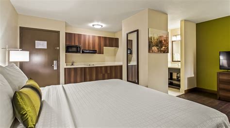 1 King + Kitchenette - Best Western North Phoenix Hotel