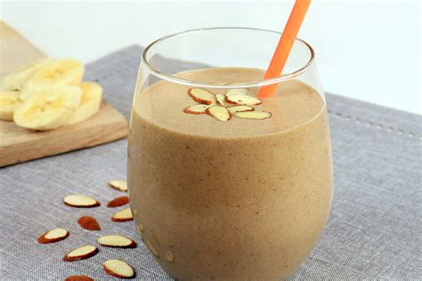 Spiced Almond Banana Smoothie Recipe