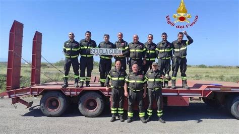 A Oristano Otto Vigili Del Fuoco Superano Il Corso Per Guidare