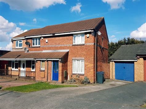 New Beautiful 2 Bedroom Semi Detached House With Driveway Only 10mins