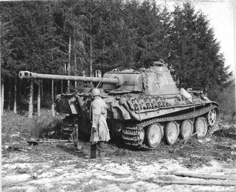 Photo Us Army Officer Standing Next An Abandoned German Panzer V