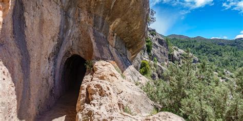 Ruta De Pe A Cortada Un Paseo Entre Rocas Y Acueductos