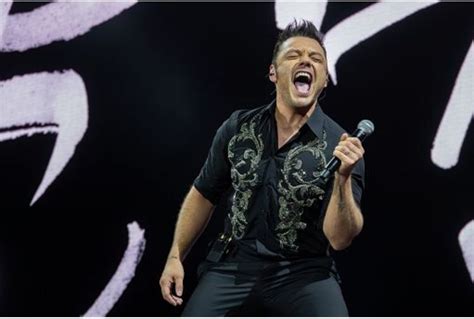 Musica Tiziano Ferro 570mila Spettatori Per Il Tour Tiscali Spettacoli