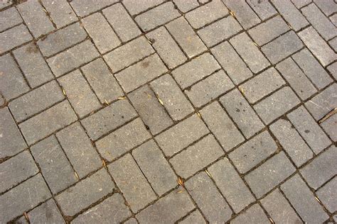 How To Make An Easy Brick Patio Pattern For Beginners