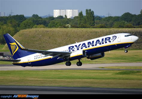 Boeing 737 8AS Ryanair EI DLH AirTeamImages