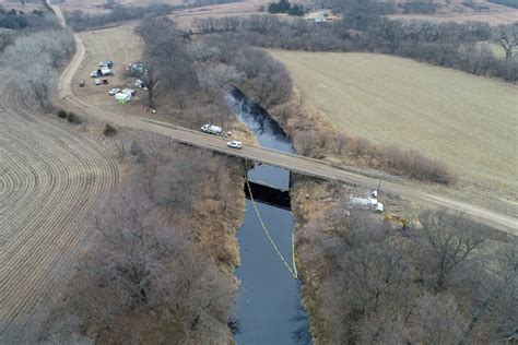 Official Says Cleanup of Keystone Oil Spill Could Take Weeks