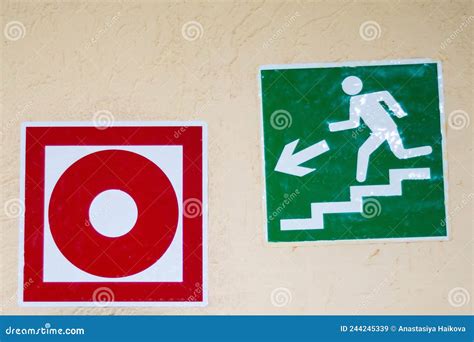 Emergency Exit Signs Green and Red Stock Image - Image of flee, modern ...