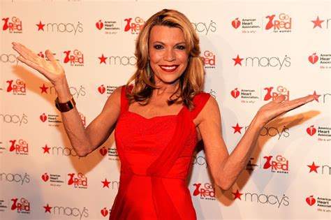 Vanna White Net Worth How Much Is Her Wealth Memprize