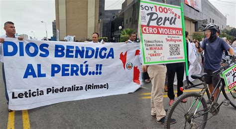 Marcha Por La Paz Cientos De Personas Se Concentran En El Campo De Marte Y Municipalidad De