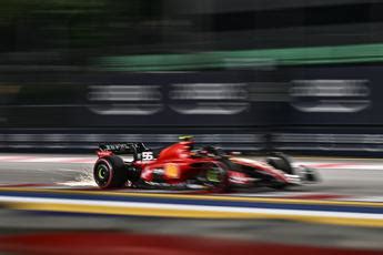 Gp Singapore 2023 Sainz con Ferrari trionfa L Identità