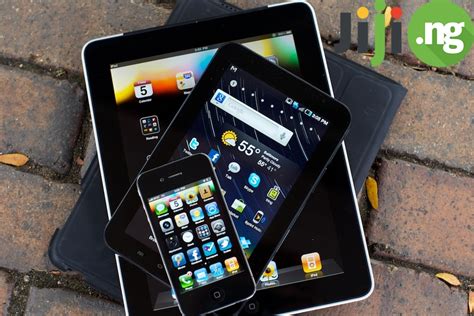 Tablets Vs Mobile Phones: Which is Preferable?