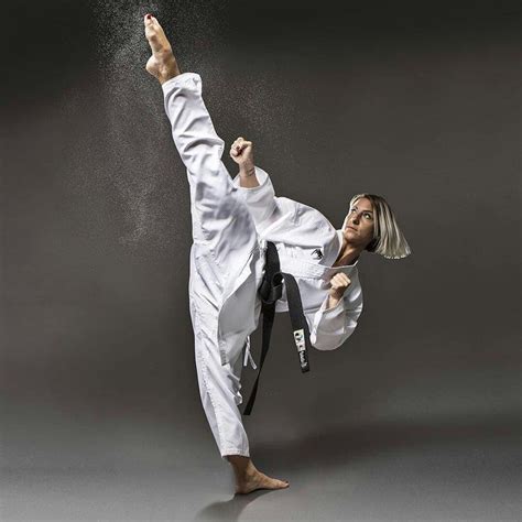 Pin By Gregg Wilson On Kung Fu Martial Arts Girl Martial Arts Women