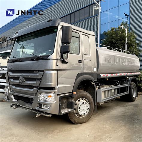 Chinese Light Water Truck Sinotruk Howo X Wheels Liter Cbm