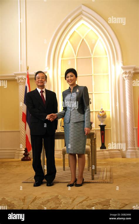 Wen jiabao hands hi-res stock photography and images - Alamy