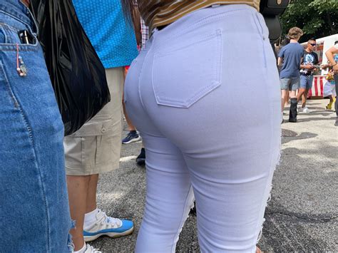 Sexy Latina MILF Booty In White OC Tight Jeans Forum