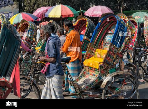 Dhaka Rickshaw Hi Res Stock Photography And Images Alamy