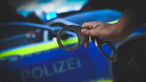 20 Jähriger mit Pistole löst Polizeieinsatz in Bremen aus buten un binnen