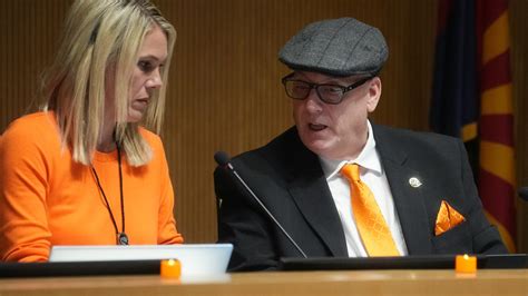 Residents speak to Queen Creek mayor, police chief about teen violence