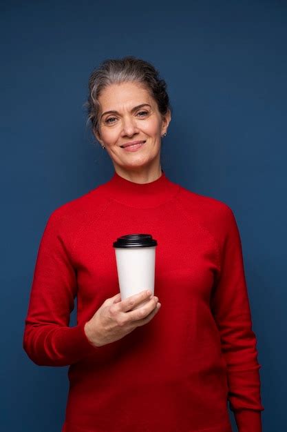 Free Photo Medium Shot Woman Holding Cup