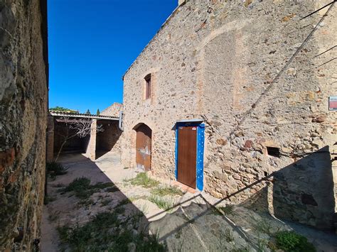 Casa De Pueblo En Venta De M Ubicada En El Casco Antiguo Del