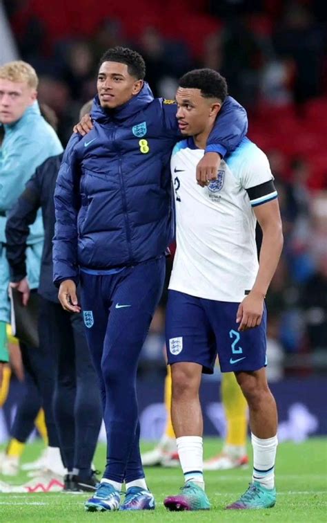 Jude Bellingham And Trent Alexander Arnold Fotografia De Futebol