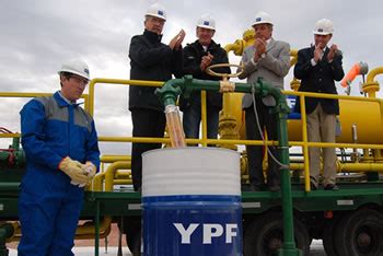 YPF anunció el mayor descubrimiento petrolero del siglo en la Argentina