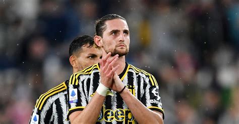 Juve Rinnovo Rabiot Giuntoli Ha Pronta La Proposta Al Giocatore