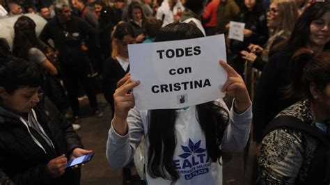 Tras El Ataque A Cristina Kirchner Militantes Pasaron La Noche De