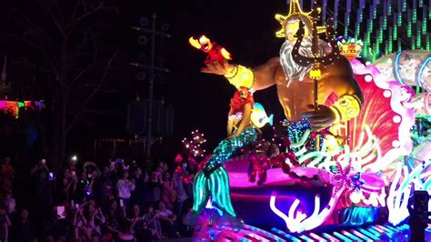 Hong Kong Disneyland Night Parade Disney Paint The Night