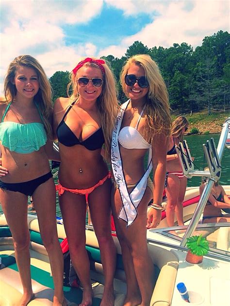 9 Hot Sexy Kelsie Davenport Bikini Pics