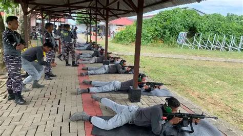 Bakamla Ri Gelar Latihan Menembak Personel Zona Bakamla Tengah Berita