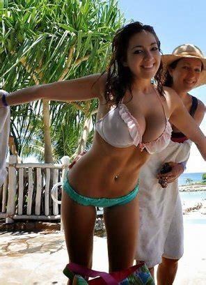 PictureBusty Bikini Porn Pic