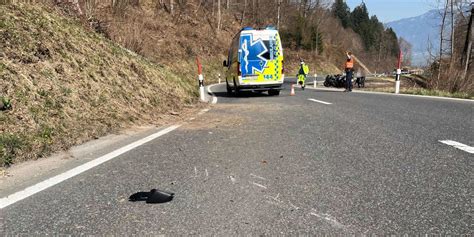 Gams Sg Motorradlenker Bei Unfall Verletzt