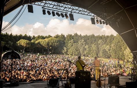 Cartaz NOS Primavera Sound 2022 10 artistas a não perder Jornal