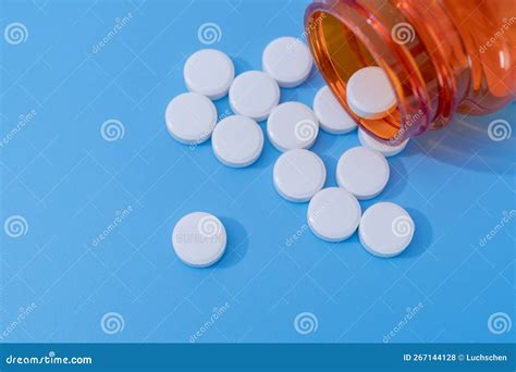 Ibuprofen Pill Ibuprofen is a Medication in the Nonsteroidal Anti ...