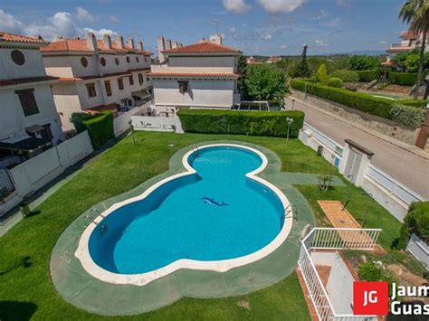 Casas y pisos con balcón y terraza Urbanizacion Maritima Residencial