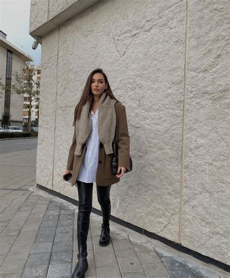 Pin By On Unique Style Winter Fashion Outfits Business