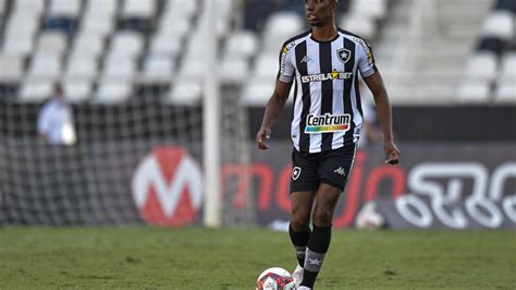 Corinthians Tem Interesse No Zagueiro Kanu Do Botafogo