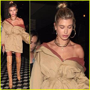 Hailey Baldwin Shows Off Gorgeous Body In White Bikini Hailey Baldwin