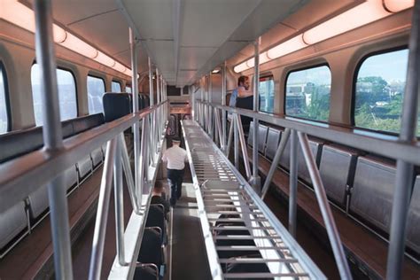 Metra Bi-level "gallery car" train car with a gap in the upper floor. : r/WeirdWheels