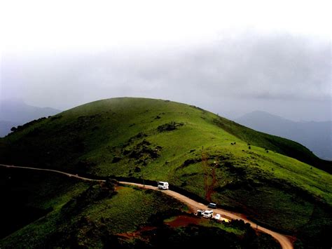 Places to Visit in Karnataka: Mullayanagiri Hills